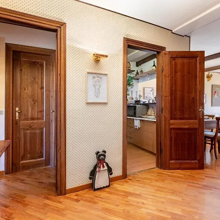 Hostdomus - Skyline Apartmán *